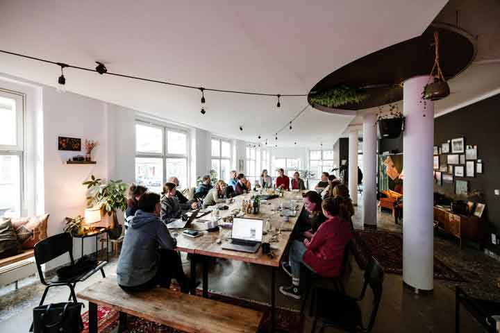 Das jüngste Partnertreffen hat bei der Kreativagentur Polyluchs in Wernigerode, seit vergangene Jahr selbst Teil des Partnernetzwerkes, stattgefunden. Foto: Polyluchs